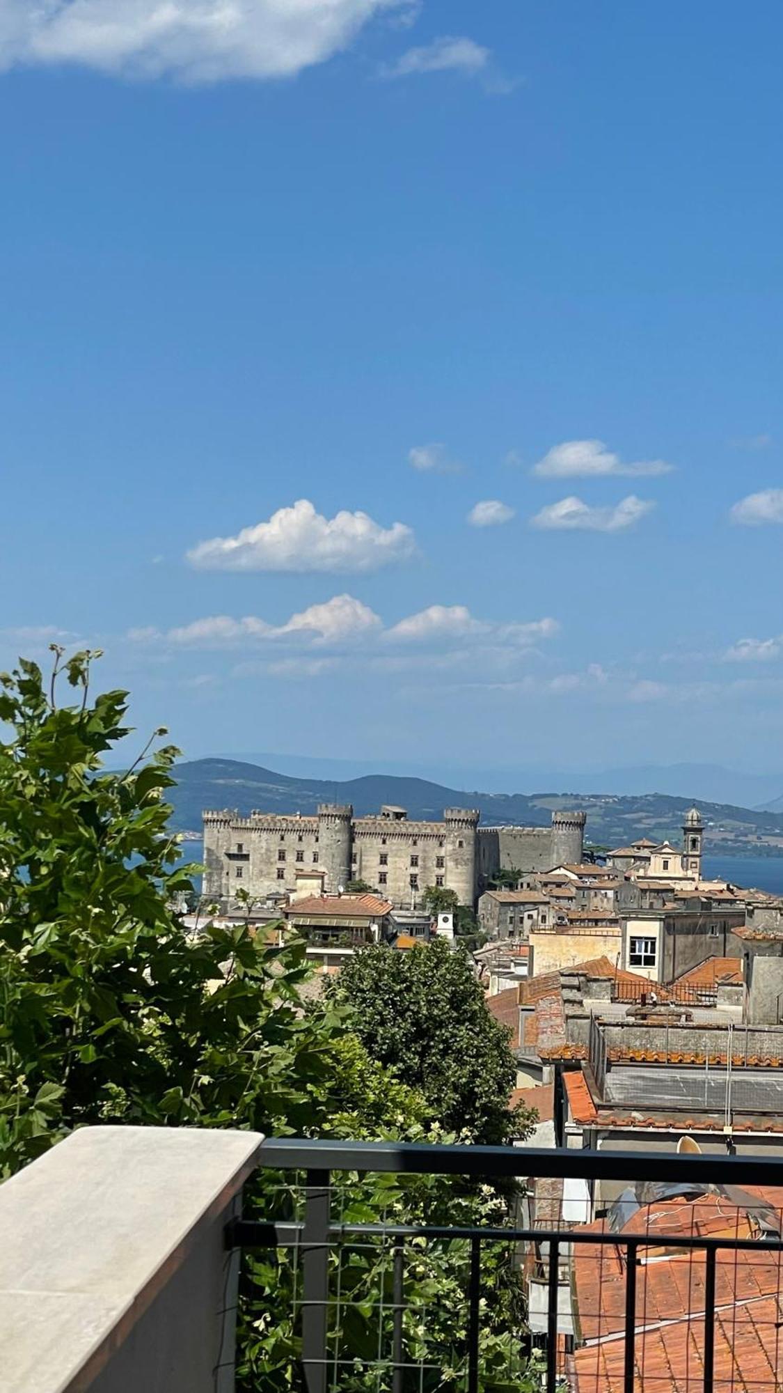 A Due Passi Dal Castello - Appartamento Con Vista Bracciano  Exterior photo